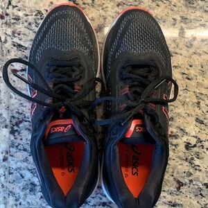 Women’s Black ASICS CT-2000 sneakers